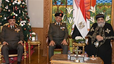 الفريق أول عبد المجيد صقر القائد العام للقوات المسلحة وزير الدفاع والإنتاج الحربى يهنئ البابا تواضروس الثانى بمناسبة عيد الميلاد المجيد