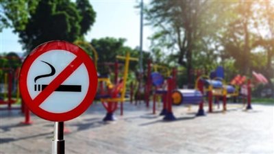 من أول يناير.. ميلانو تفرض حظرا على التدخين في الهواء الطلق