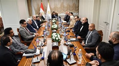 وزير الشباب والرياضة يلتقي بمجموعة من المستثمرين لفتح آفاق جديدة من التعاون 