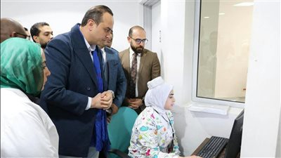 السبكي يوجه بصرف مكافأة تشجيعية للعاملين بقسم الطوارئ بالمجمع الطبي بالسويس