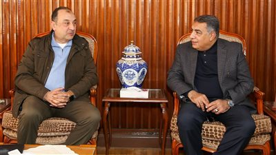 وزير قطاع الأعمال العام يلتقي محافظ الدقهلية في مستهل زيارته لشركة الدلتا للأسمدة بطلخا