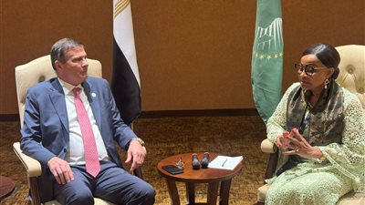 وزير الزراعة يلتقي مفوض الزراعة والتنمية الريفية بالاتحاد الافريقي في ختام 