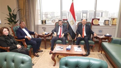 وزير العمل يلتقي الأمين العام لمنظمة الوحدة النقابية الإفريقية لبحث الملفات المُشتركة