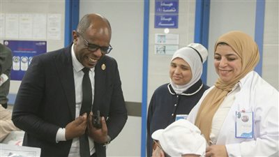 مدير الرعاية الصحية بالسويس يتفقد سير العمل بطب أسرة صحة مصر