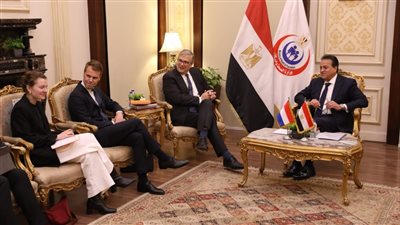 وزير الصحة يبحث التعاون مع السفير الهولندي وشركة 