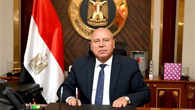 وزير النقل يتابع أعمال مشروع القطار الكهربائي السريع