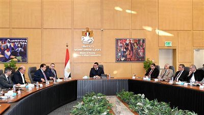 وزير الإسكان يلتقي مجموعة من المطورين وممثلي الكيانات العاملة بإقليم الساحل الشمالي الغربي