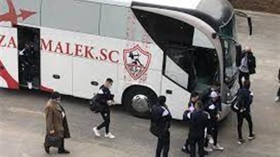 وصول حافلة الزمالك ستاد القاهرة استعدادًا للقاء حرس الحدود