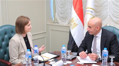 وزير التعليم يبحث مع ممثلي هيئة 