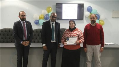 تكريم الموظف المثالي بالرعاية الصحية بالسويس