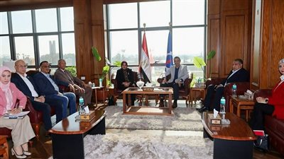 محافظ السويس يلتقي أعضاء مجلسي النواب والشيوخ