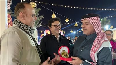 وزير الثقافة يتفقد الاستعدادات النهائية لانطلاق فعاليات الأيام الثقافية المصرية في قطر 