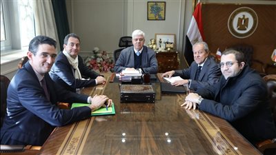 وزير التعليم العالي يبحث تعزيز التعاون مع السفير الفرنسي ورئيس الجامعة الفرنسية بمصر