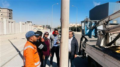 رئيس جهاز مدينة السويس تتفقد شبكة إنارة الحي الصناعي الأول