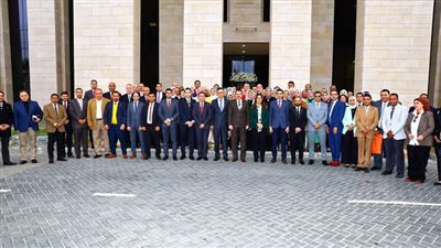 وزيرة التنمية المحلية تعقد حواراً مفتوحاً مع خريجي برنامج 