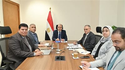 سويلم يتابع الموقف المائي بمحافظة أسوان خلال الموسم الشتوي الحالى 