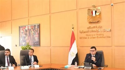 وزير الإسكان يتابع الموقف التنفيذي لمشروع منطقة الأعمال المركزية بالعاصمة الإدارية الجديدة