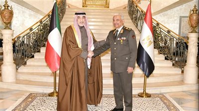 الفريق أول عبد المجيد صقر القائد العام للقوات المسلحة وزير الدفاع والإنتاج الحربى يلتقى النائب الأول لرئيس مجلس الوزراء ووزير الدفاع ووزير الداخلية الكويتى