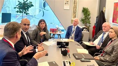 وزير التربية والتعليم يلتقي فريق القيادة العليا للمجلس الثقافي البريطاني لبحث سبل تعزيز التعاون 