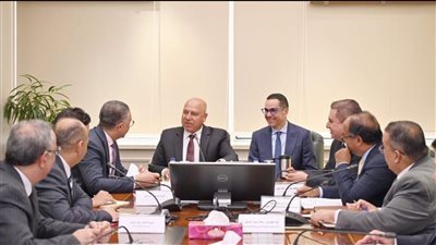 وزير النقل يبحث مع وزير الاستثمار والتجارة الخارجية معايير الموافقة على إنشاء المناطق الحرة الخاصة الجديدة