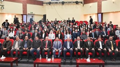 وزير الشباب والرياضة ووزير الموارد المائية والري يلتقيان الشباب في حوار مفتوح حول قضايا التنمية المستدامة