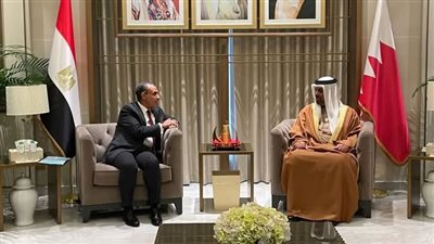 وزير الخارجية والهجرة يلتقي بوزير المالية والاقتصاد الوطني البحريني