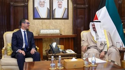 رئيس الوزراء الكويتي يستقبل وزير الاستثمار والتجارة الخارجية لبحث سبل تعزيز العلاقات الثنائية 