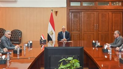  سويلم يتابع موقف تراخيص آبار المياه الجوفية 