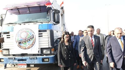 وزير التموين يطلق القافلة رقم 11 و12 للمساعدات الإنسانية العاجلة لقطاع غزة