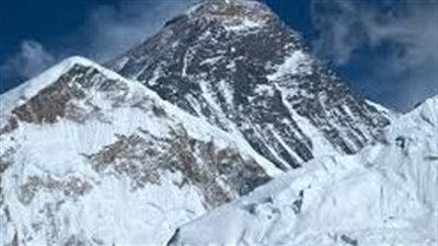 15 ألف دولار.. لماذا رفعت نيبال سعر تصريح تسلق إيفرست؟