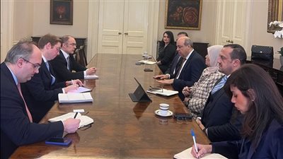 وزير الطيران يلتقي بكبار مسؤولي المؤسسات المالية الدولية الكبرى لتعزيز الاستثمارات في قطاع الطيران المدني المصري