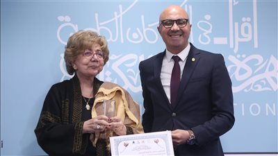 رئيس هيئة الكتاب يشهد مراسم تسليم وتسلم راية ضيف الشرف بين سلطنة عمان ورومانيا