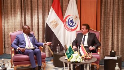  وزير الصحة يبحث مع المدير العام للمركز الأفريقي لمكافحة الأمراض والوقاية منها سبل التعاون المشترك