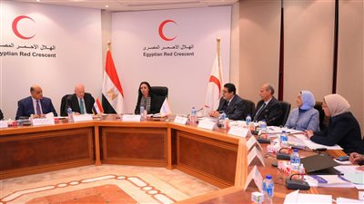 وزيرة التضامن تترأس اجتماع مجلس إدارة الهلال الأحمر المصري