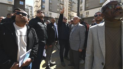 وزير الإسكان يتابع سير الأعمال بمشروعات المرافق والإسكان والطرق بمدينة القاهرة الجديدة 
