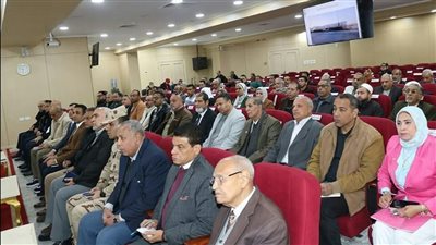 محافظ السويس يطالب المجتمع المدني بتجهيز وإرسال قافلة إغاثة للفلسطنيين