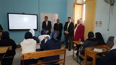 محافظ السويس يتابع إنتظام الدراسة مع بداية العام الدراسي الثاني