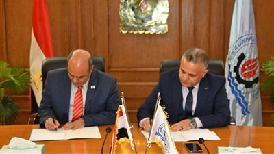 نائب مدير فرع الرعاية الصحية بالسويس في جولة مسائية وحدة طب الهويس