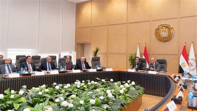وزير الري يترأس اجتماع اللجنة العليا لتراخيص الشواطئ 