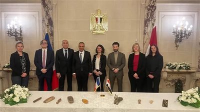 وزير الخارجية يحضر مراسم استرداد قطع اثرية مصرية بمقر السفارة المصرية في باريس
