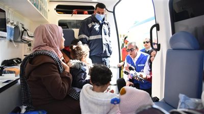 وزير الصحة يتفقد الحالة الصحية للمرضى والمصابين بمعبر رفح البري