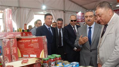 وزراء الزراعة والتموين والعمل ومحافظ القاهرة يفتتحون معرض أهلا رمضان بميدان باب الشعرية 