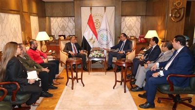 رئيس الرعاية الصحية يبحث مع الجامعة المصرية الصينية تعزيز تبادل الخبرات الصينية في مجالات التكنولوجيا 