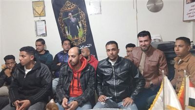 توافد شباب السويس علي مقر أبناء مصر للحصول علي فرصة عمل