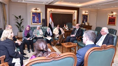 وزير العمل يلتقي وفدًا من الغرفة الألمانية العربية للصناعة والتجارة بالقاهرة