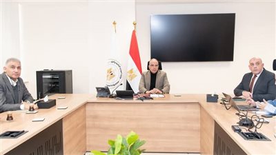 سويلم يتابع موقف تراخيص آبار المياه الجوفية 