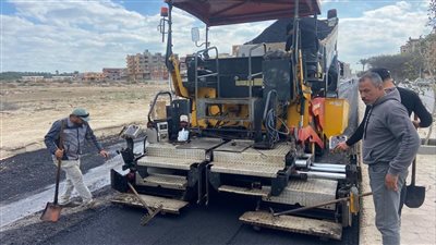 وزير الإسكان يتابع سير العمل بمشروعات رفع كفاءة وتطوير الطرق بعدة مدن جديدة