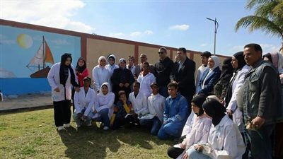 محافظ السويس يتفقد تنفيذ 14 جدارية علي سور شاليهات بورتوفيق