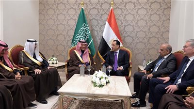 رئيس الوزراء يلتقي وزير الطاقة السعودي الأمير عبد العزيز بن سلمان