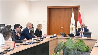 سويلم يبحث مع رئيس قطاع البنية التحتية بالبنك الأوروبي للإعمار والتنمية مجالات التعاون 